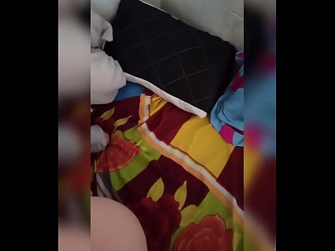 ❤️ Wandinogara naye anogara ega kumba nekuti murume wake anoenda kuzororo ini ndinotora mukana wekusvira nekuzadza mbongoro yake nemukaka. ️❌ ﹏